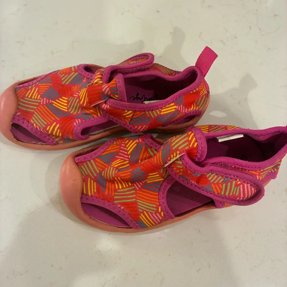 Crown Vintage Lil Splash water shoes